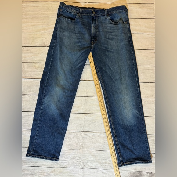 Levis 505 men’s sz 40x30 button/zip 5 pocket, medium wash. - Picture 2 of 7